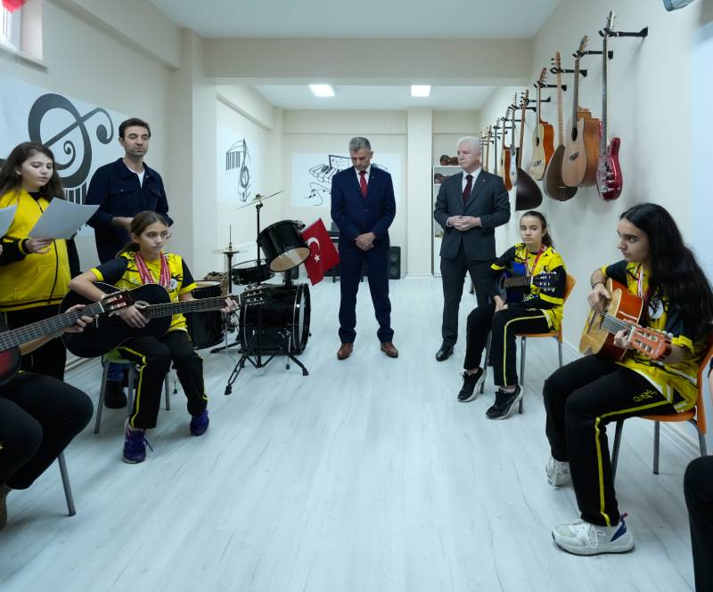 Enstrümansız Okul Kalmasın